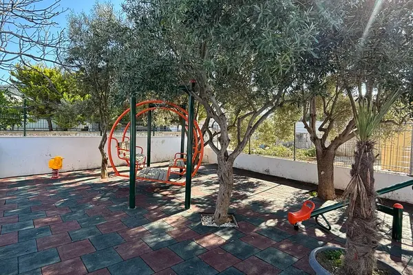 Buca Özel İzmir Düşünür Koleji İlkokulu kampüs fotoğrafı 7