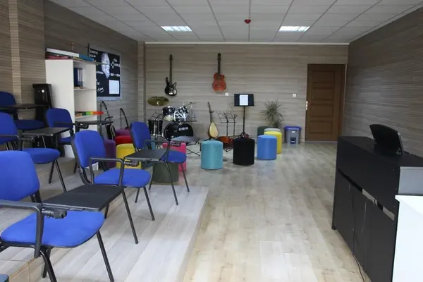 Özel Isparta Düşünür Eğitim Kurumları İlkokulu kampüs fotoğrafı 5