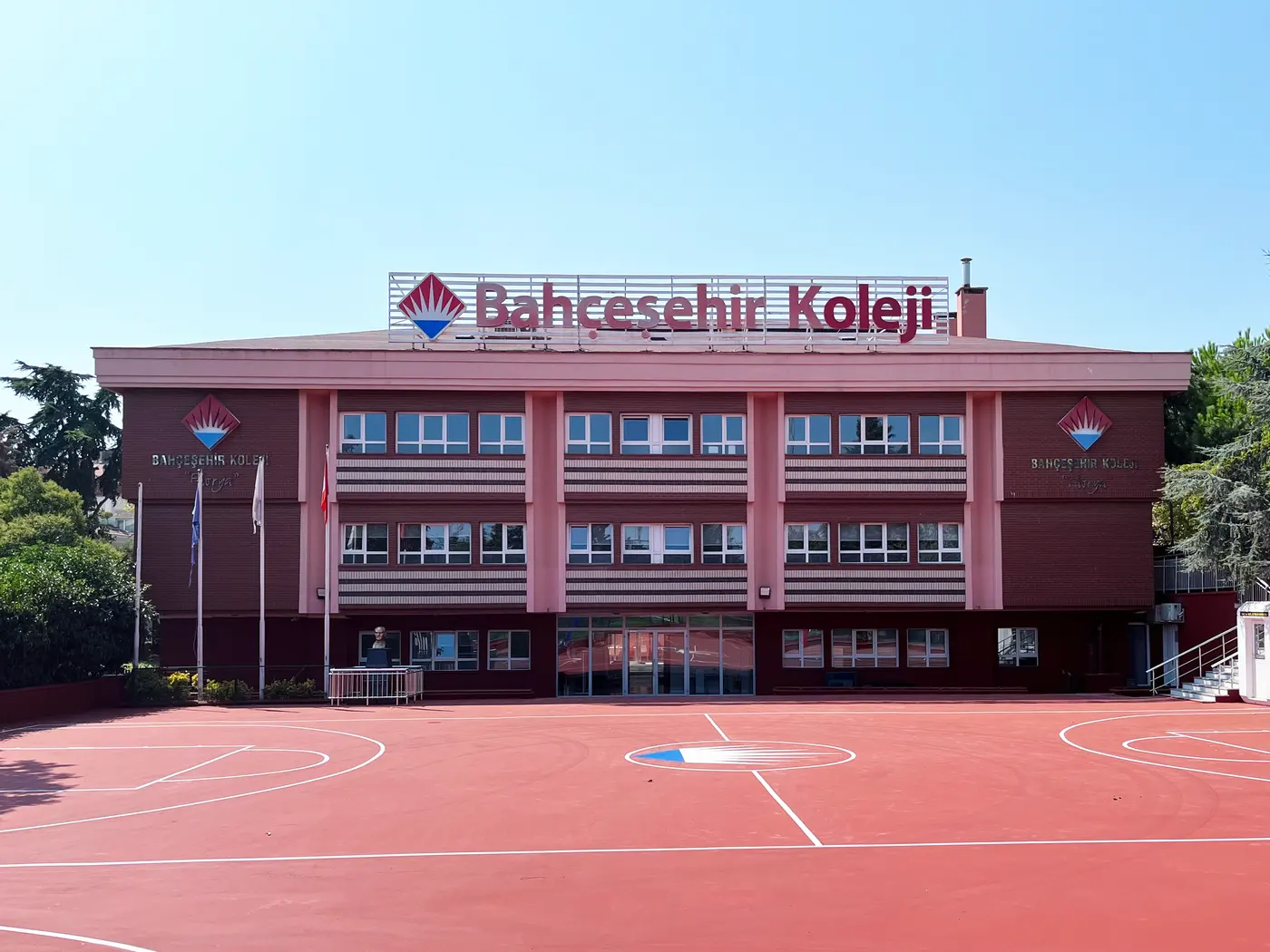 Bahçeşehir Koleji Florya 2 Ortaokulu dış görünüm