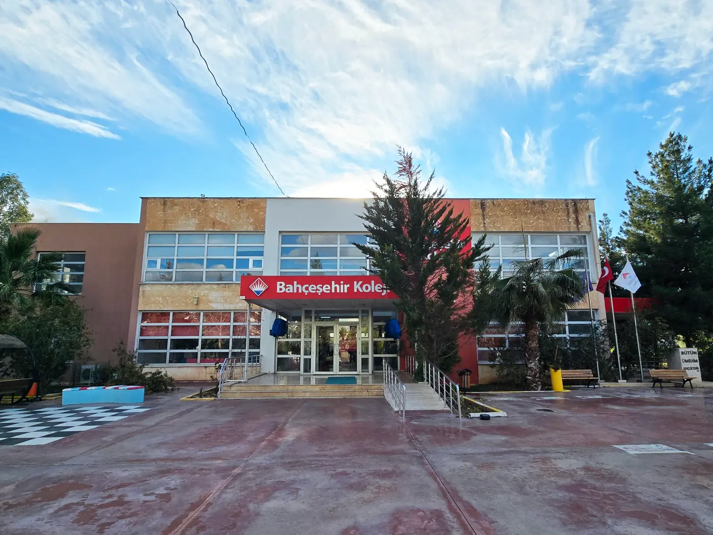 BAHÇEŞEHİR KOLEJİ MARDİN Anadolu Lisesi dış görünüm