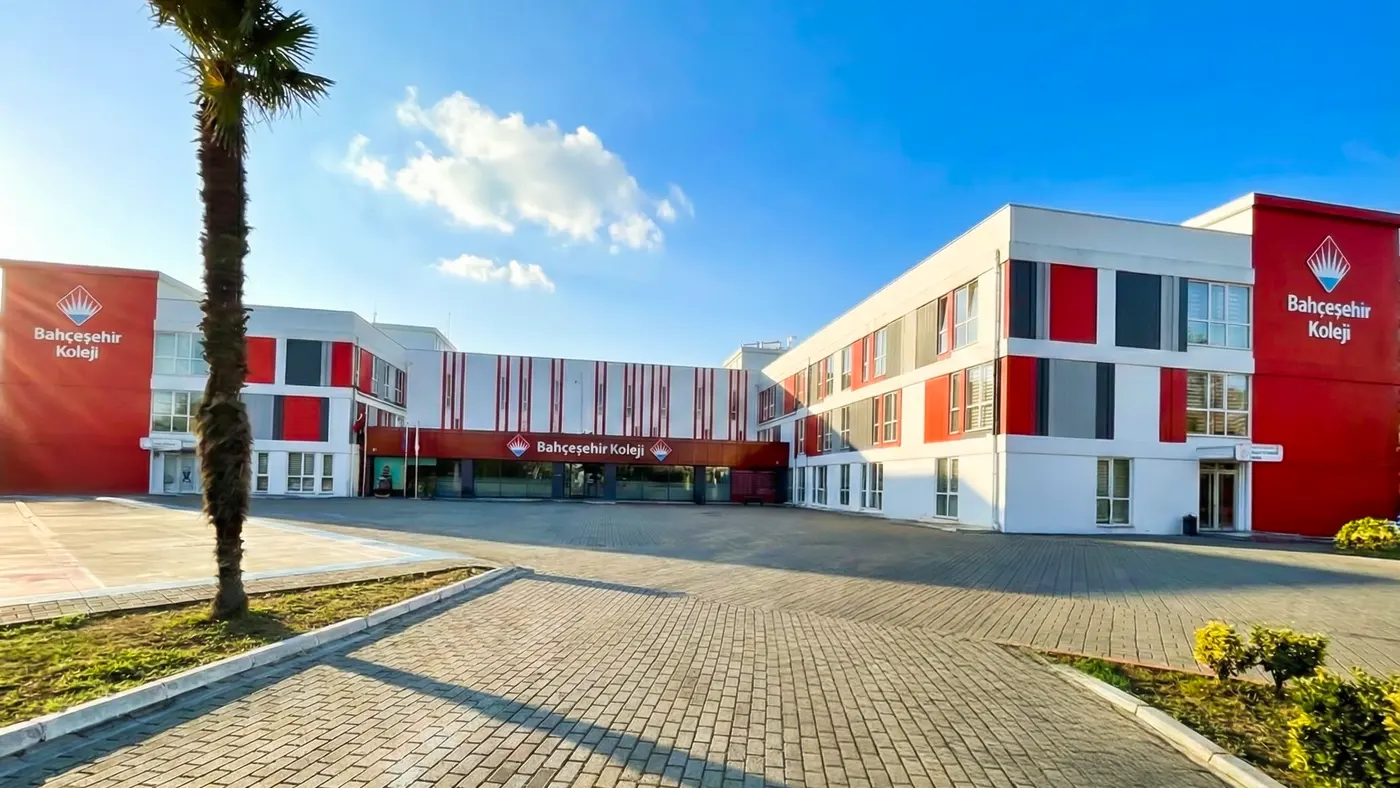 Bahçeşehir Koleji Biga Ortaokulu dış görünüm