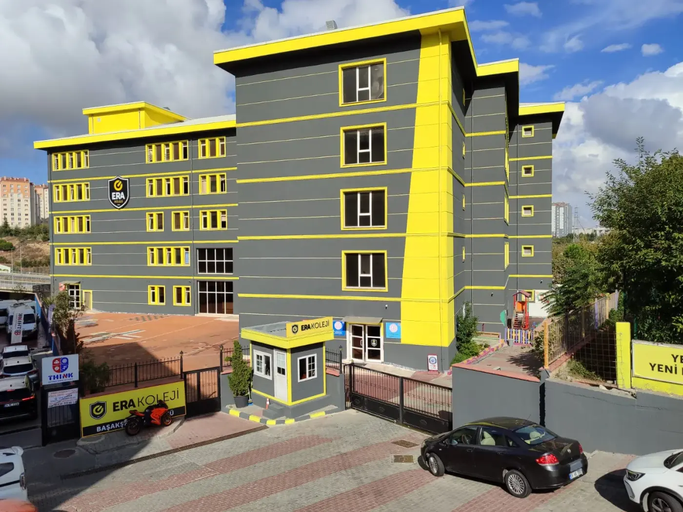 ERA Koleji Başakşehir Ortaokulu dış görünüm
